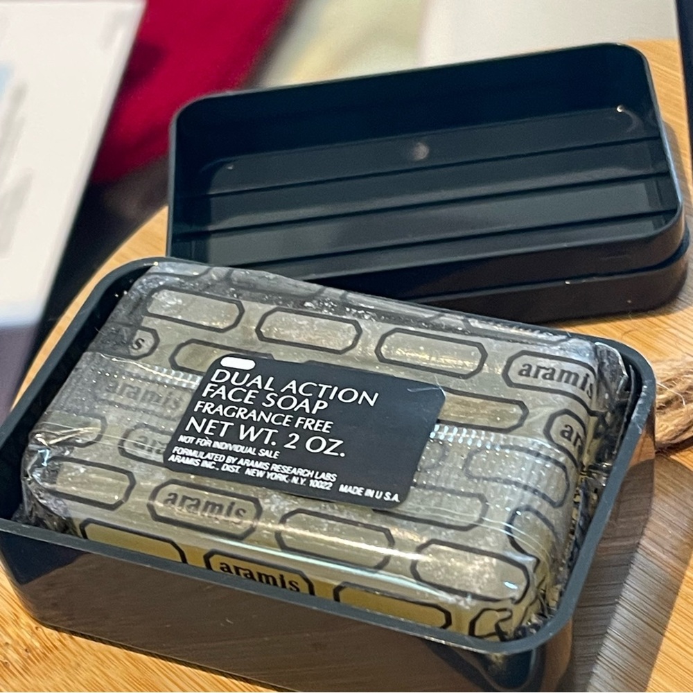 NIB Aramis Rare dual action face soap 2 oz in travel box